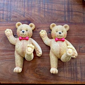 Wall hangers! Two cute bears ideal for a baby bedroom!